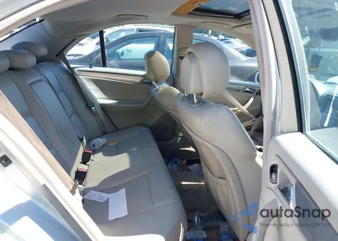 2006 Mercedes-Benz C 230 Sport z USA, uszkodzony, nr VIN WDBRF52H26F751918